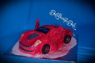 Торт в виде машины Ferrari