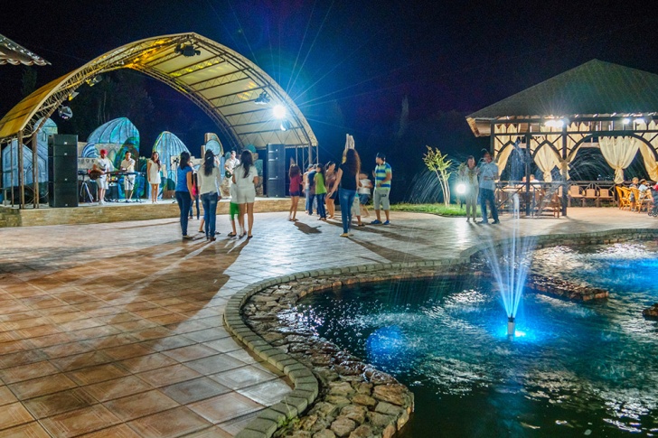 Фотоотчет с вечеринки, посвященной Дню Независимости и закрытию летнего сезона в отеле Charos